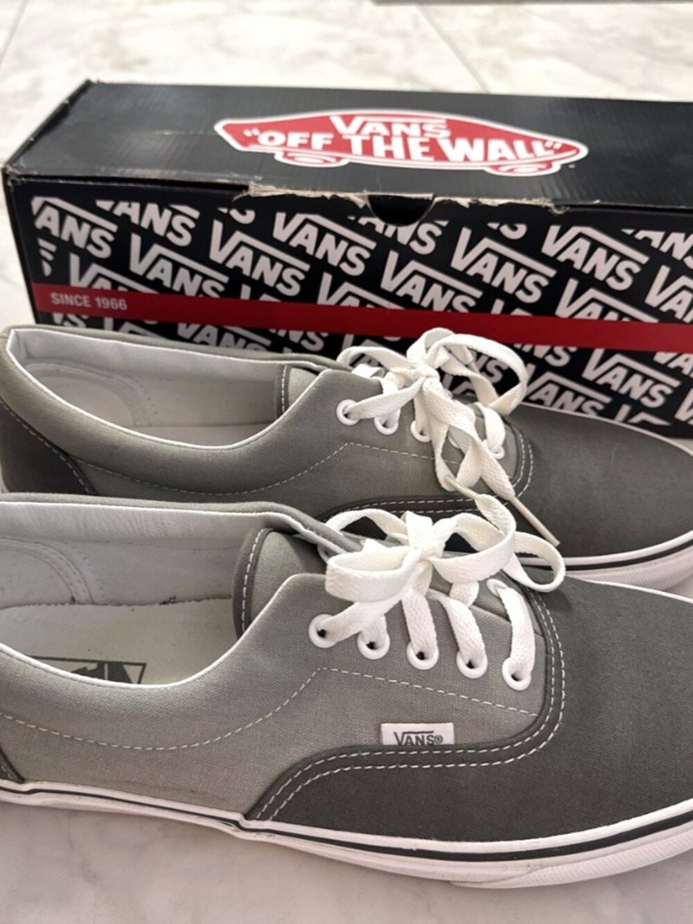 Vans Off the Wall Shoes Mens 12 Gray Charcoal ERA Lace Up Sneakers Skater w/Box - Picture 8 of 11